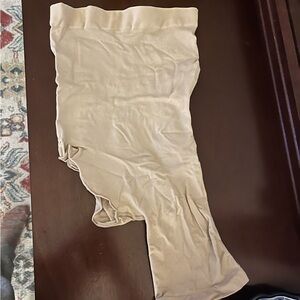 SKIMS Seamless Sculpt Solution Short, Right Leg Exposed